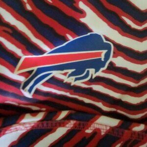 J12/20  Official NFL Buffalo Bills Field Goal Legacy T-shirt & BB Zubax Leggings
